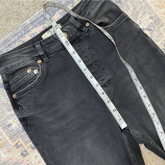 Free People 26 Zuri‎ Black High Rise Distressed Mom Jeans - Picture 12 of 13